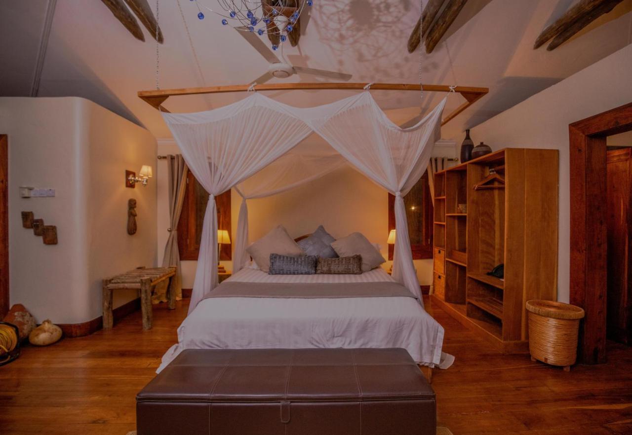 Escarpment Luxury Lodge Manyara Mto wa Mbu Exteriör bild