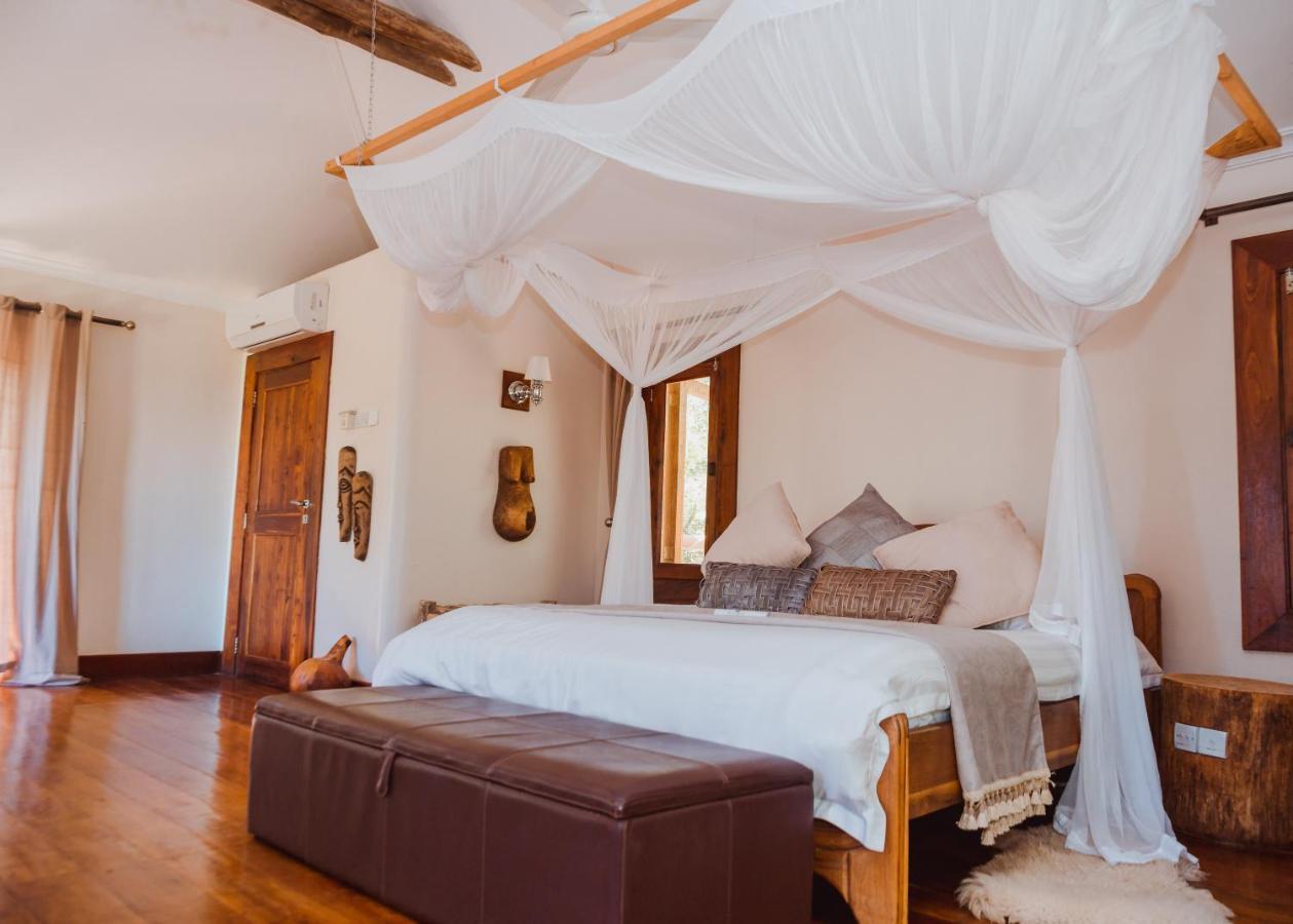 Escarpment Luxury Lodge Manyara Mto wa Mbu Exteriör bild