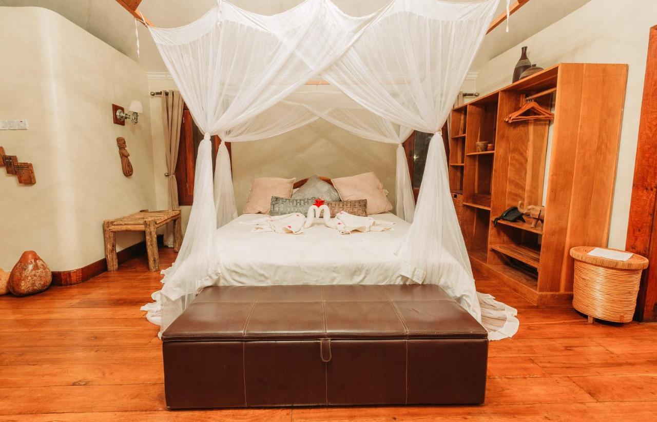 Escarpment Luxury Lodge Manyara Mto wa Mbu Exteriör bild