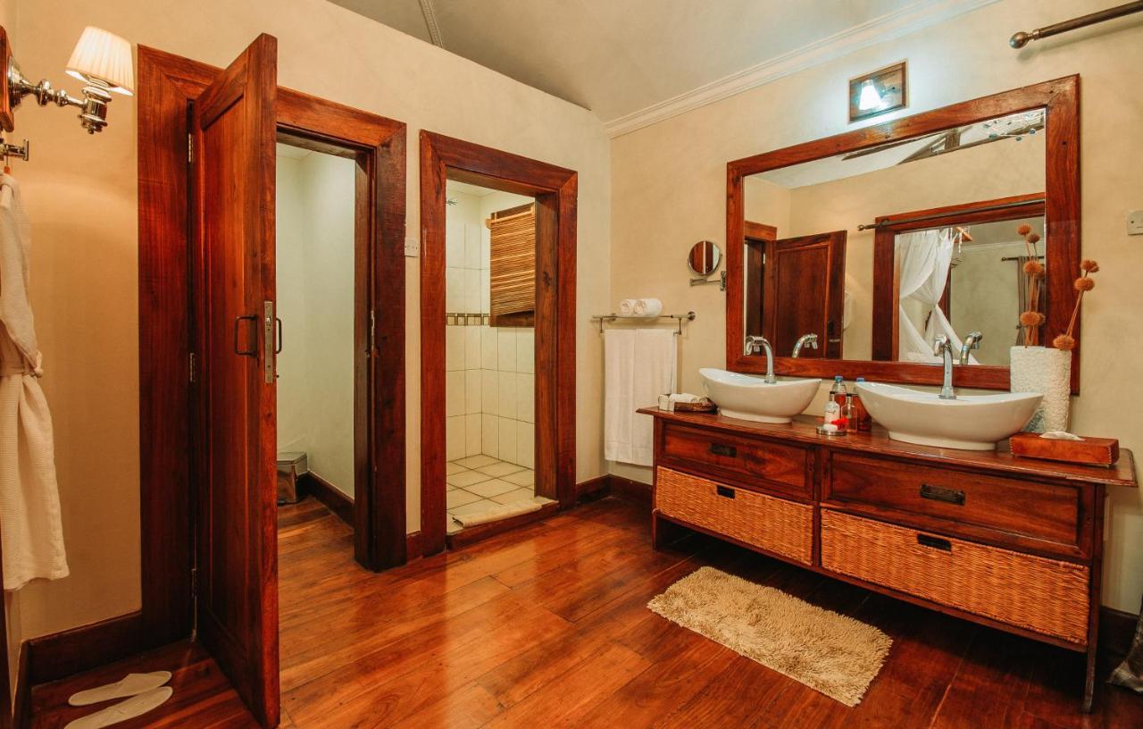 Escarpment Luxury Lodge Manyara Mto wa Mbu Exteriör bild